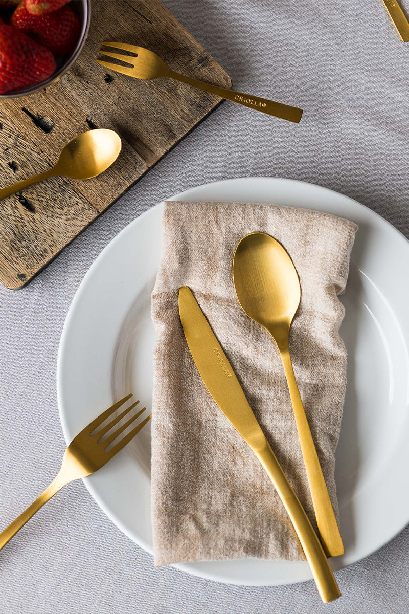 Juego de Cubiertos Huevo 24pcs DORADOS: Elegancia y Estilo en Cada Comida
